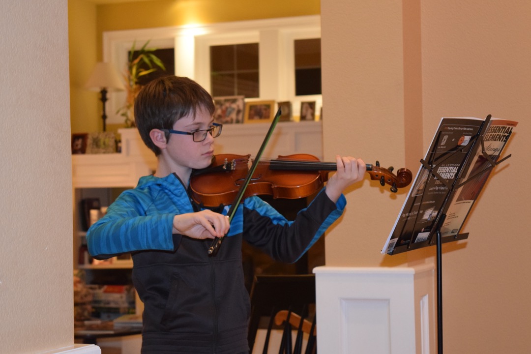 A musical interlude during cake