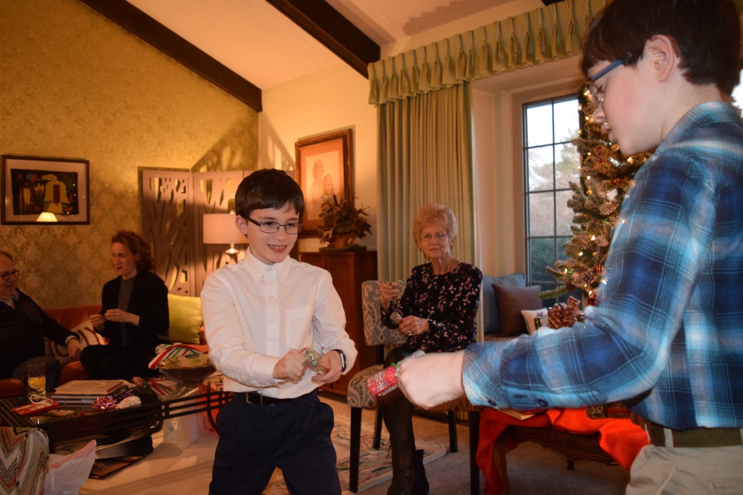 Holiday crackers