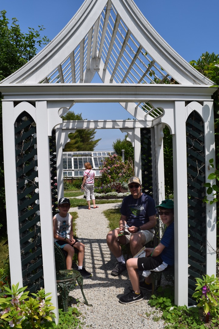Exploring the gardens of Stawberry Banke
