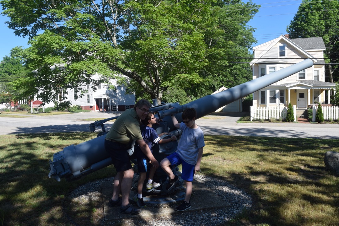 Boys at the cannon
