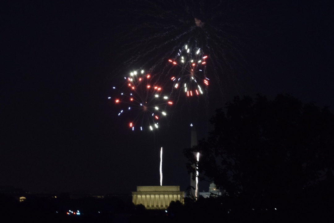Nice fireworks over the Lincoln Memorial and the Washington Monument