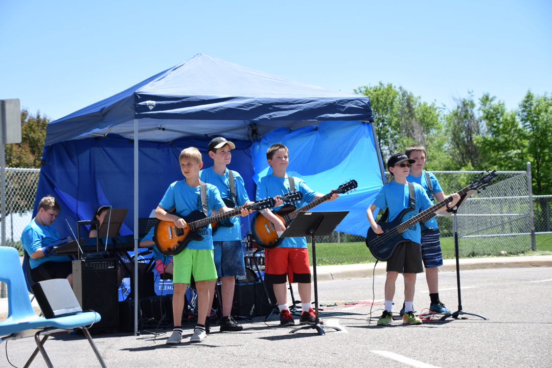 The Treble Clefs play one last song