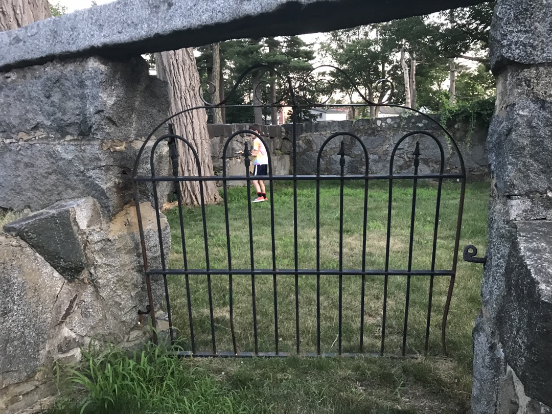 Trapped in a geocache hunt