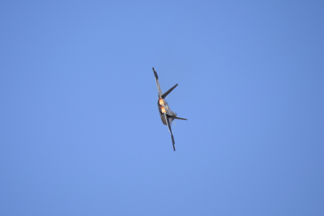 Hard turn for the F-22