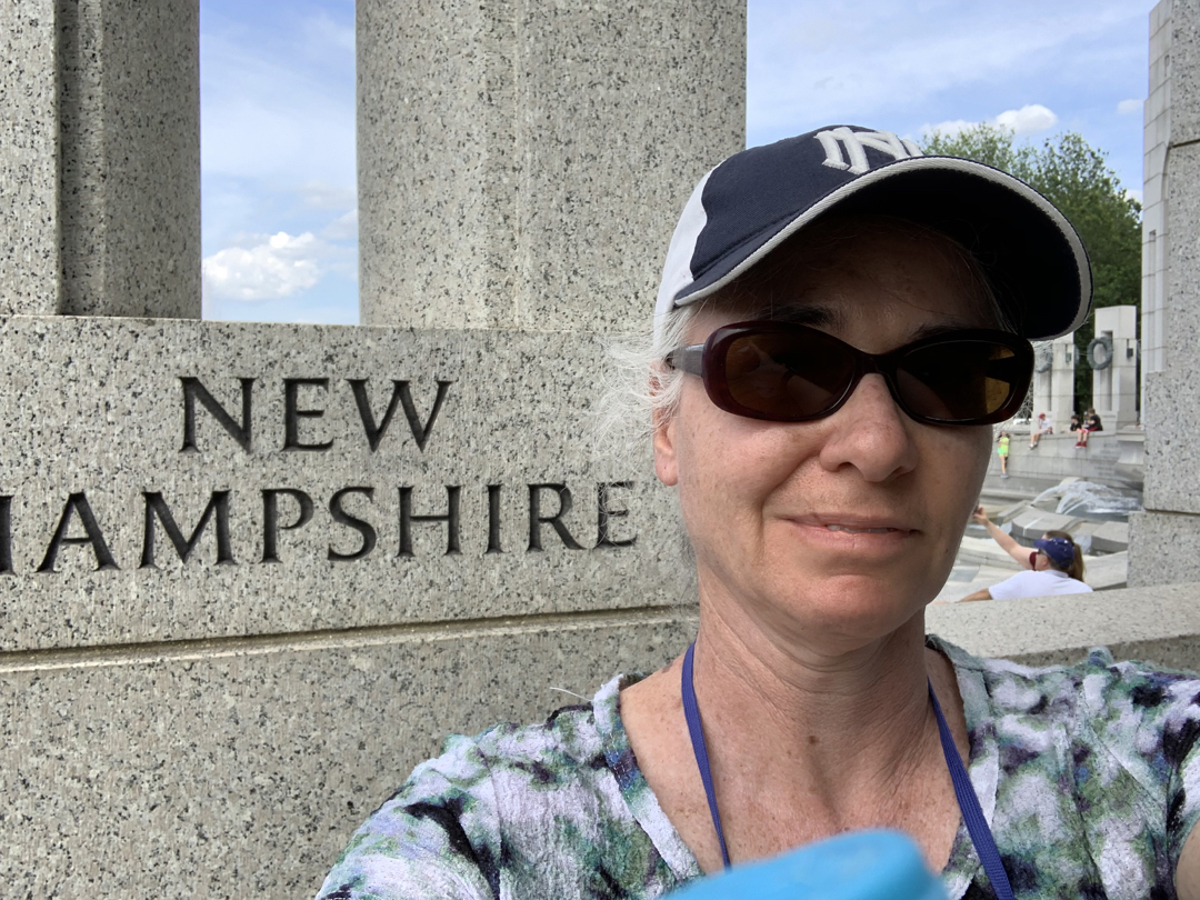 NH selfie at the WWII memorial