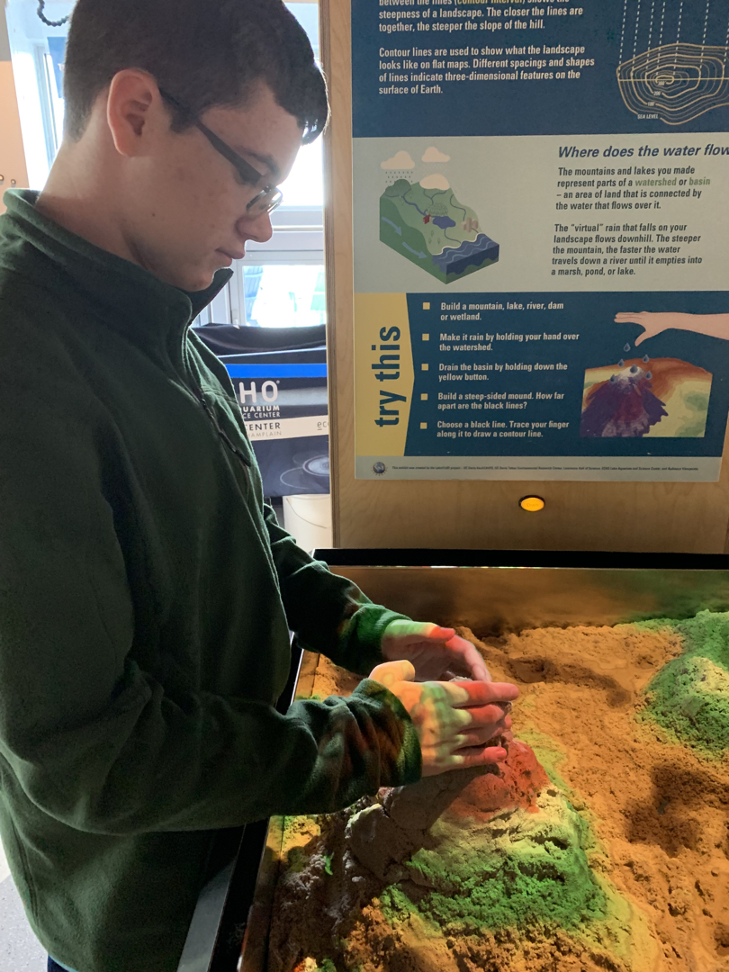 Exploring topography with moon sand