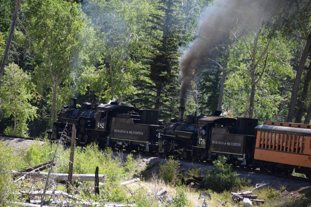 482 and 476 working hard
