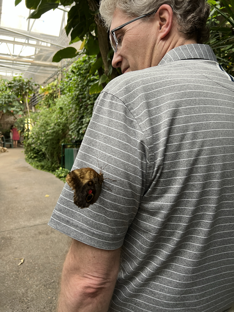 Jeff makes a friend