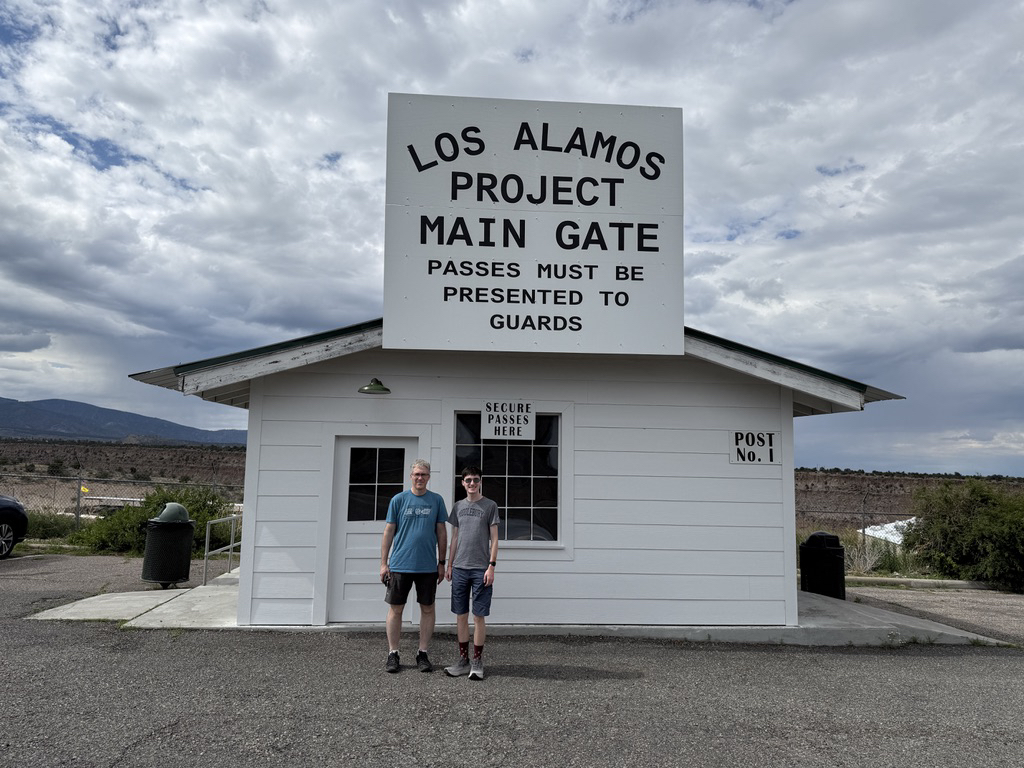 Replica original gate
